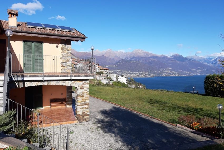 Villa indipendente con terreno e vista lago - Lago di Como Pianello del Lario (3)