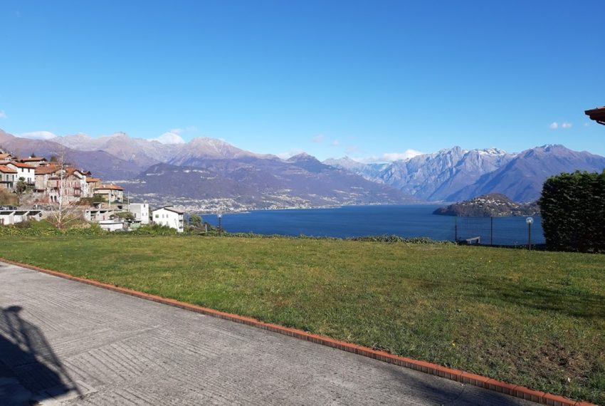 Villa indipendente con terreno e vista lago - Lago di Como Pianello del Lario (5)