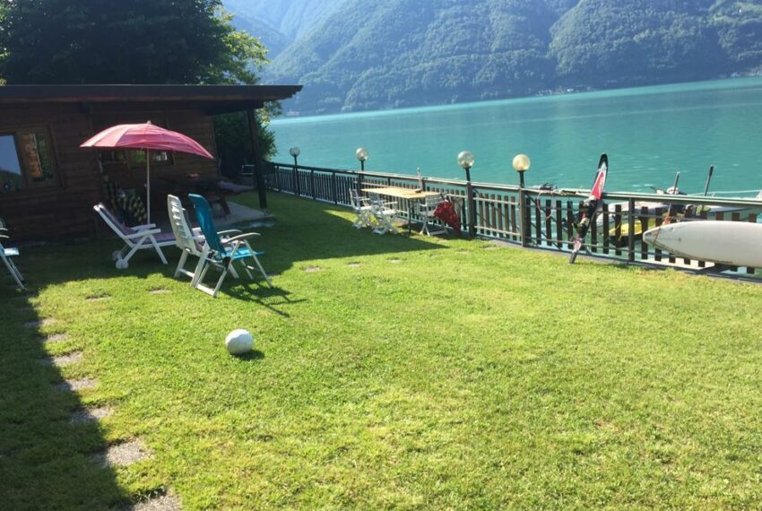 Porlezza Lago di Lugano villa fronte lago con giardino e piscina (11)