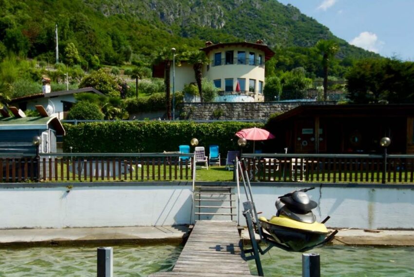 Porlezza Lago di Lugano villa fronte lago con giardino e piscina (2)
