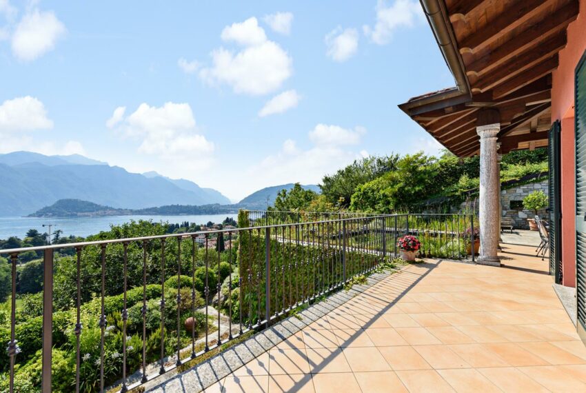Villa in vendita sul lago di Como con giardino e piscina (14)