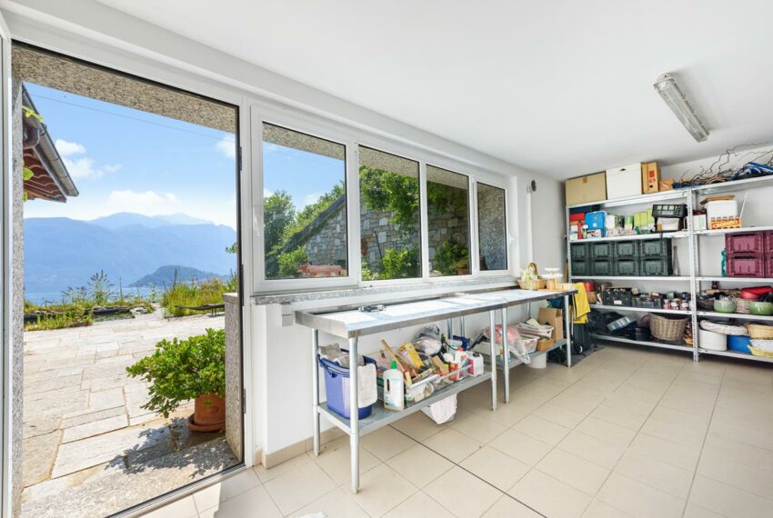 Villa in vendita sul lago di Como con giardino e piscina (18)