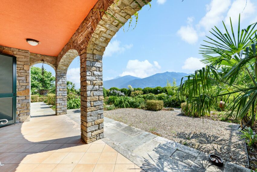 Villa in vendita sul lago di Como con giardino e piscina (25)