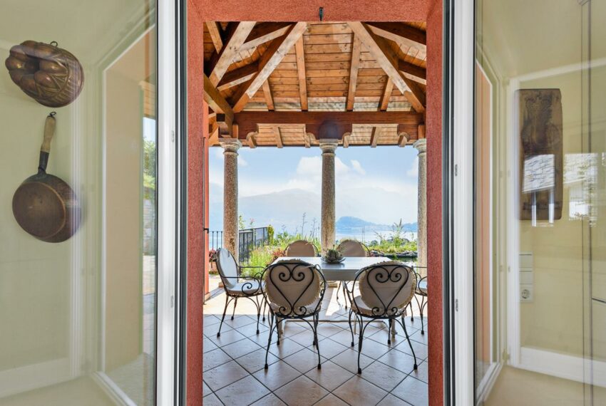 Villa in vendita sul lago di Como con giardino e piscina (42)