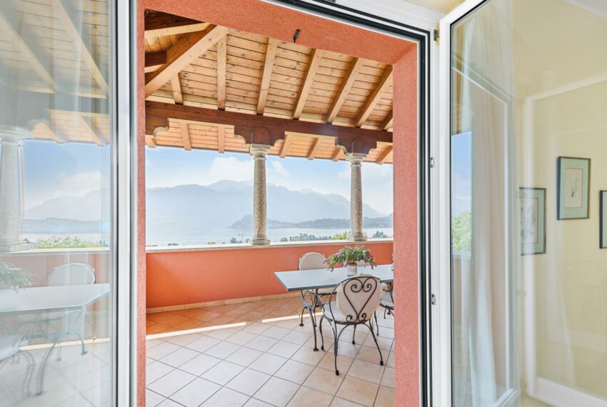 Villa in vendita sul lago di Como con giardino e piscina (5)