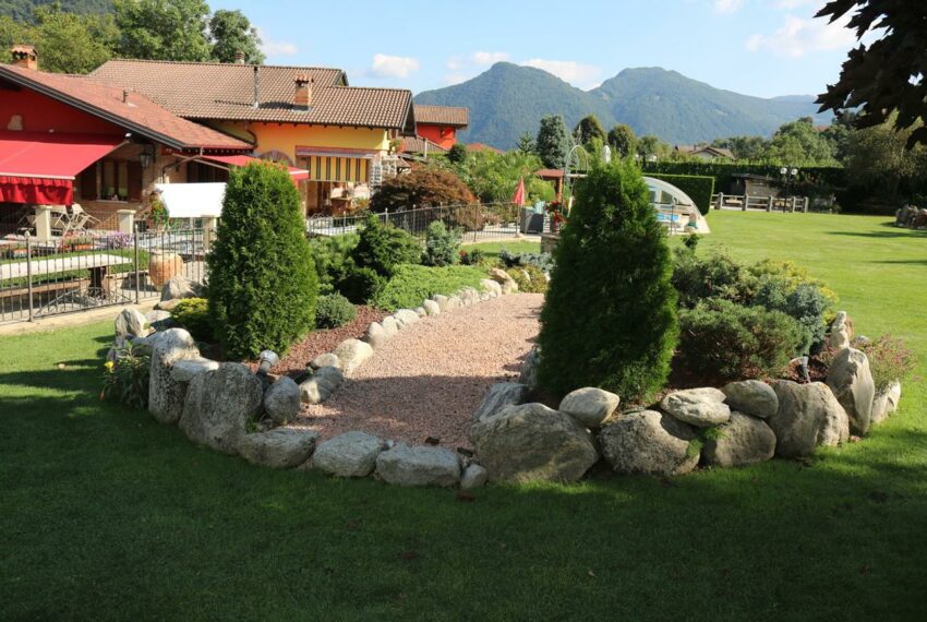 Valle Intelvi villa in vendita con piscina e parco (2)