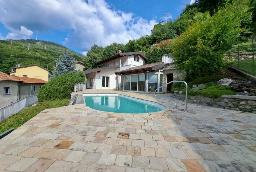 Villa Gravedona con piscina e vista lago (40)