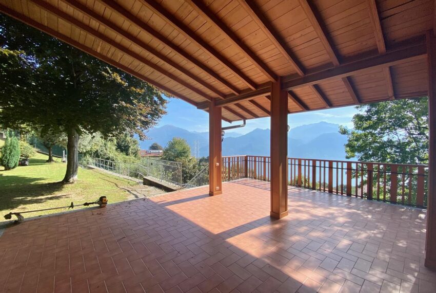 a- Villa Casa in Plesio in vendita con vista lago bellissima (15)