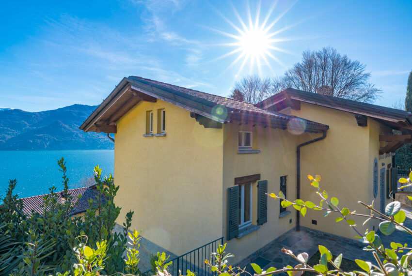 Villa in vendita a Menaggio - Lago Como - vista lago giardino piscina (17)