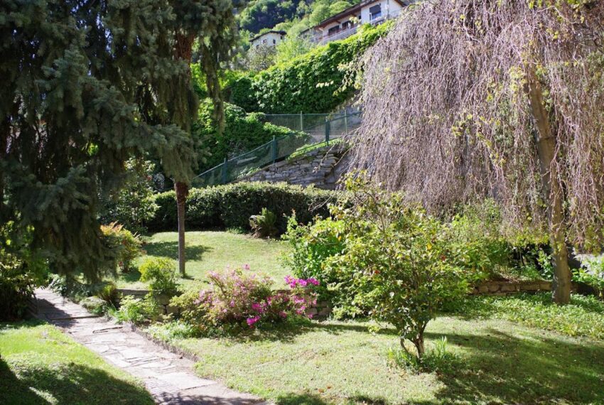 Villa Carate Urio con giardino e vista (16)