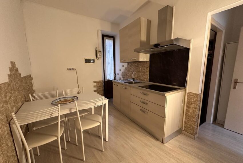 Argegno appartamento fronte lago (16)