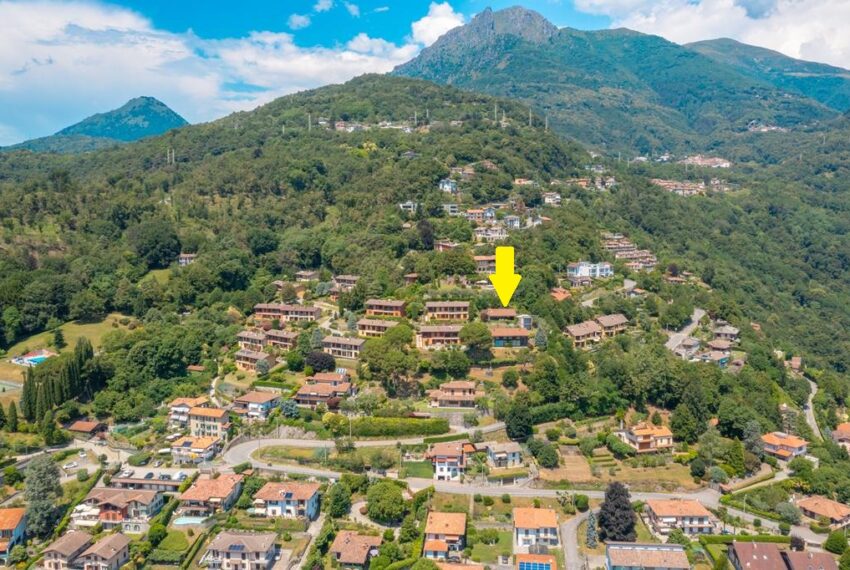 Menaggio villetta vista lago, con giardino, in residence con piscina e tennis (6)