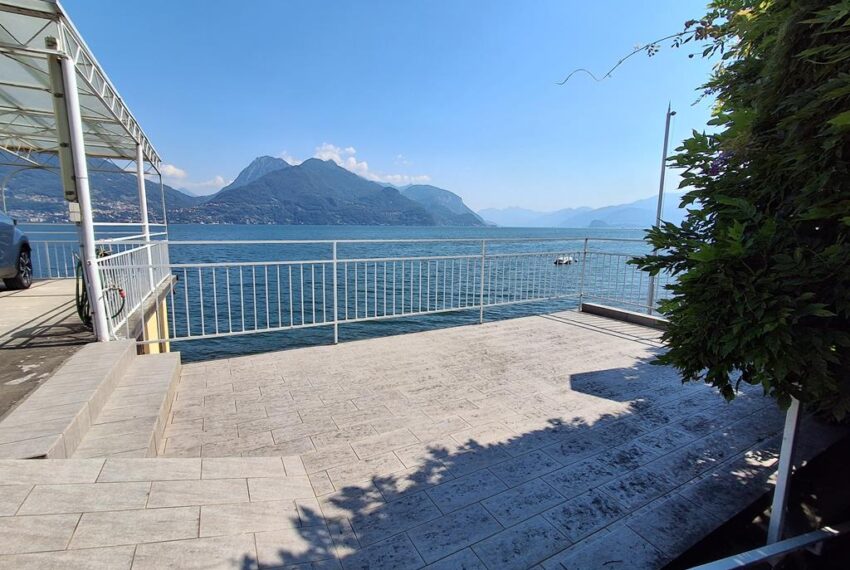 SAN SIRO villa direttamente a lago (17)