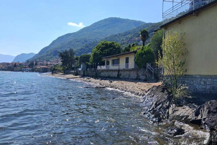 SAN SIRO villa direttamente a lago (2)