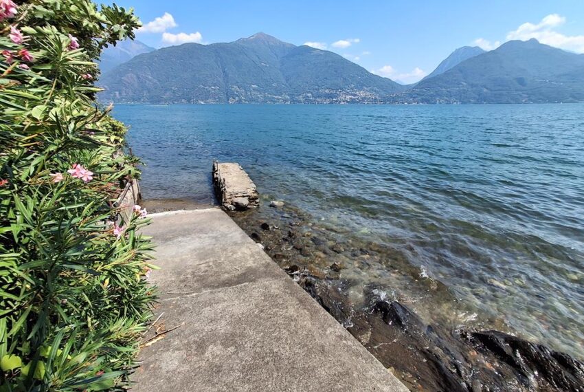 SAN SIRO villa direttamente a lago (25)