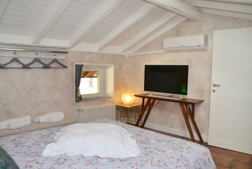 041e8b4d-8dac-40a4-a0b1-603f08381cc4