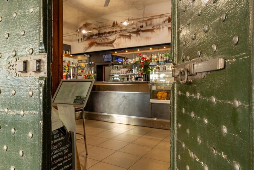 Dongo bra - pub in vendita (10)