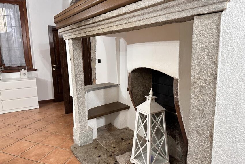Argegno appartamentoin centro storico (11)