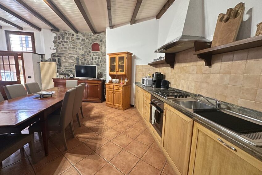 Argegno appartamentoin centro storico (14)