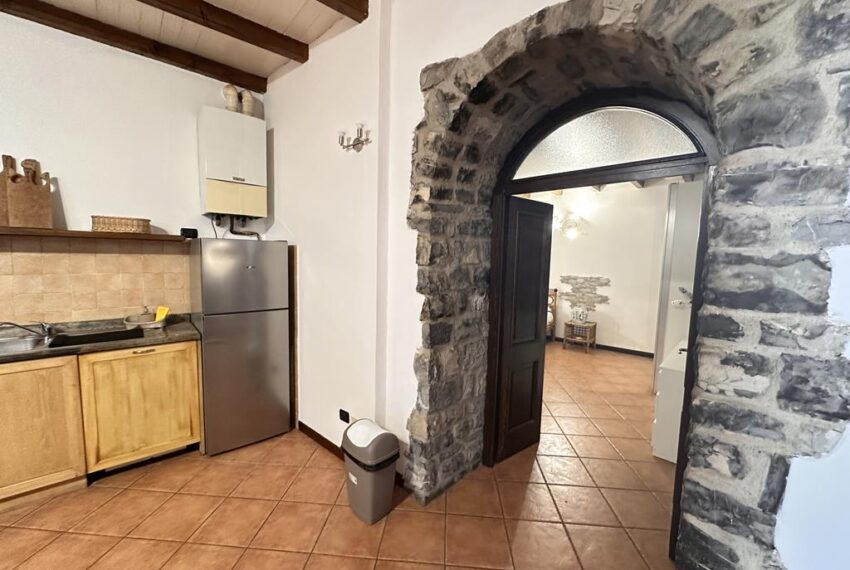 Argegno appartamentoin centro storico (16)