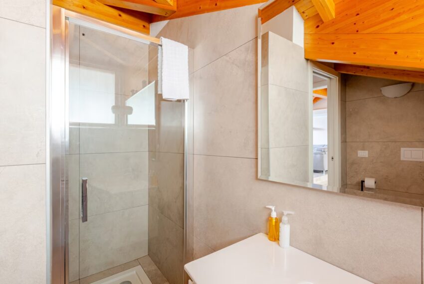 884e00a4-5751-42a4-8a44-a55cbc541fe0