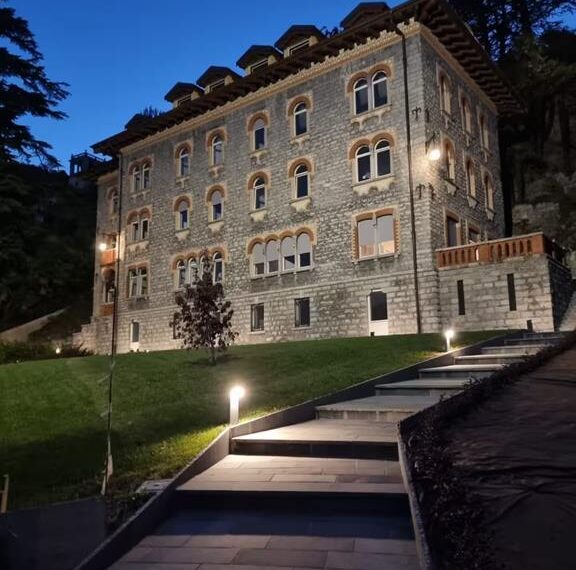 Menaggio appartamento in villa d'epoca (22)