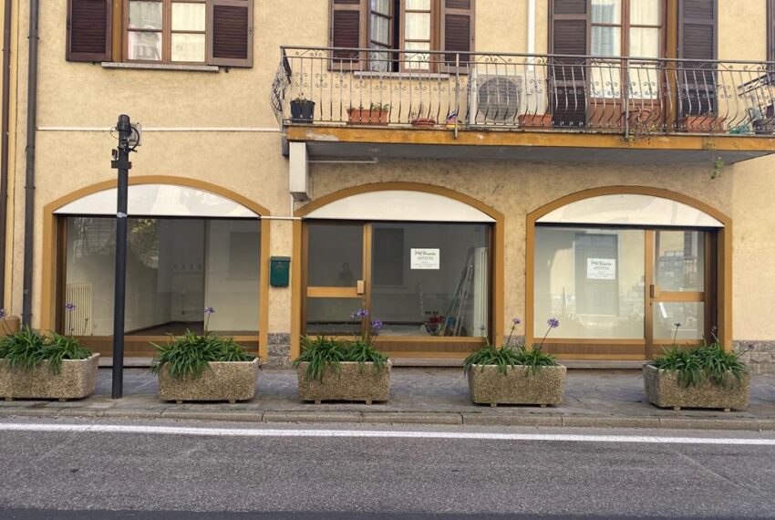 Sala Comacina locale commerciale (10)