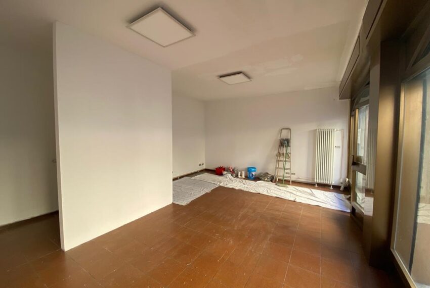 Sala Comacina locale commerciale (4)