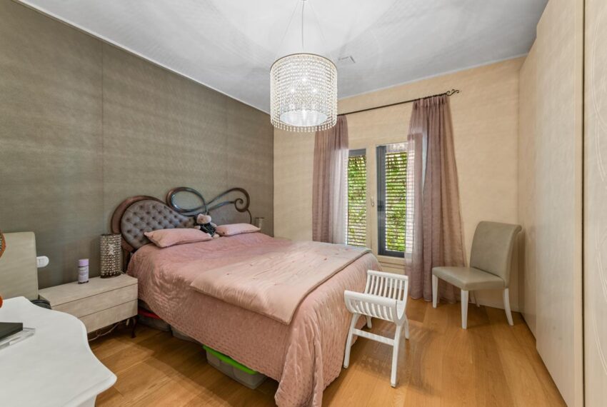 Menaggio villa con piscina vista lago (14)