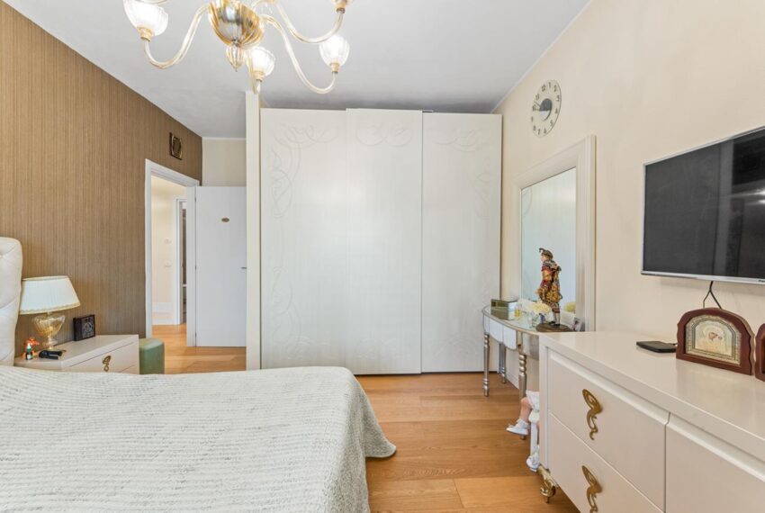 Menaggio villa con piscina vista lago (18)