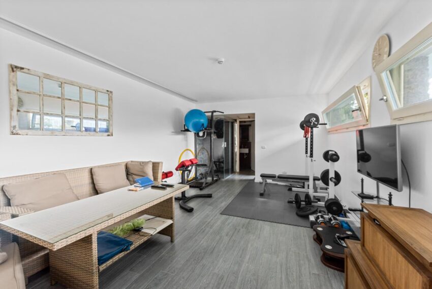 Menaggio villa con piscina vista lago (29)