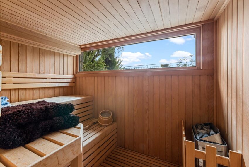 Menaggio villa con piscina vista lago (30)