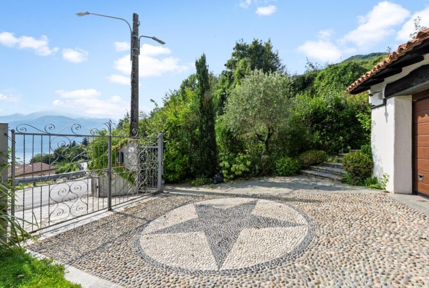 Menaggio villa con piscina vista lago (37)