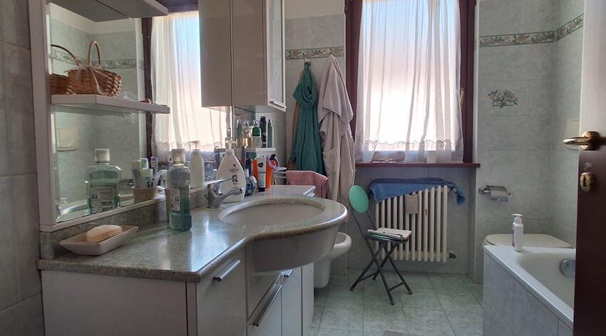 Porlezza casa con giardino (24)