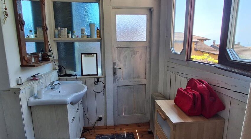 San Siro casa tipica di paese con vista lago (9)