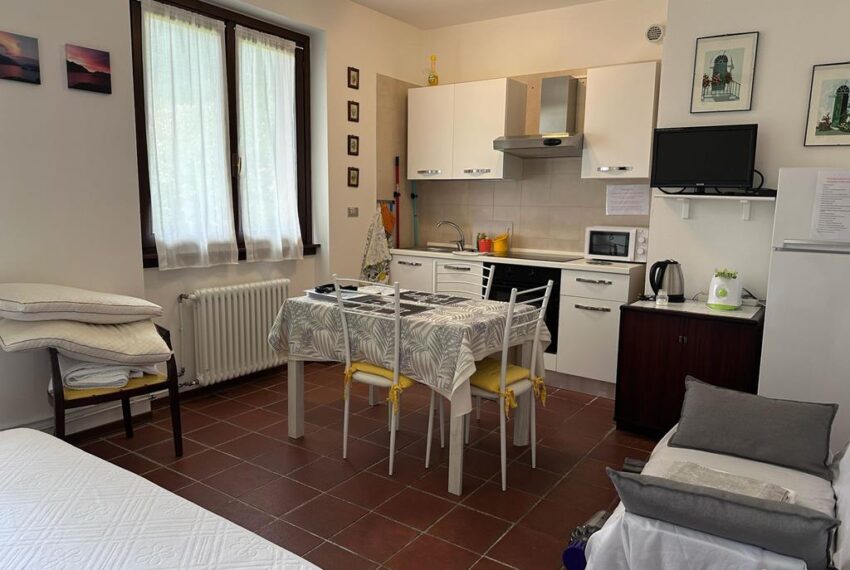Monolocale Menaggio con posto auto (10)