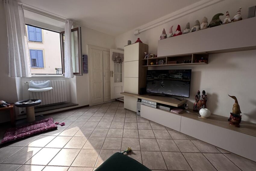 Menaggio grande bilocale in centro (15)