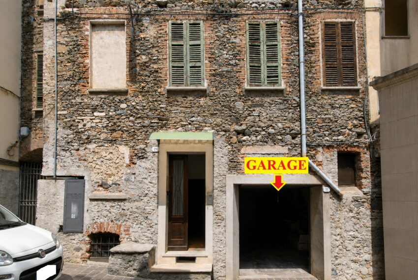 GARAGE