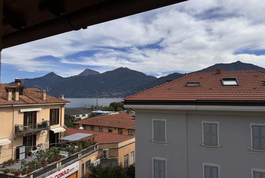 Menaggio appartamento ristrutturato in centro con posto auto (15)