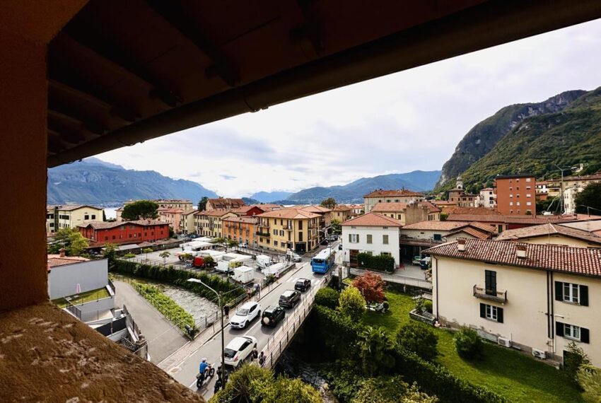 Menaggio appartamento ristrutturato in centro con posto auto (9)